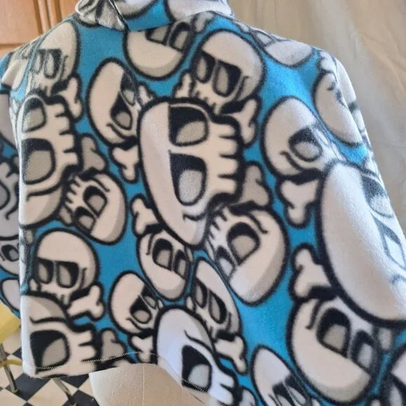 Handmade Kids Fleece Skull Poncho W Pocket & Hood Car Seat Blue Black White - Picture 15 of 15